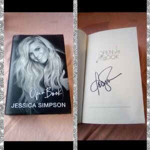 📖Jessica Simpson Autographed Open Book💕